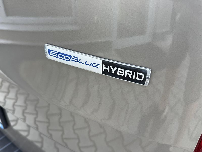 Ford Tourneo Custom (2021) 2,0 ECOBLUE HYBRID L2 - fotka 25 z 25