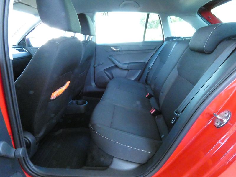 Škoda Rapid AmbitionPlus Fresh 1,2 TSI /63 - fotka 24 z 29