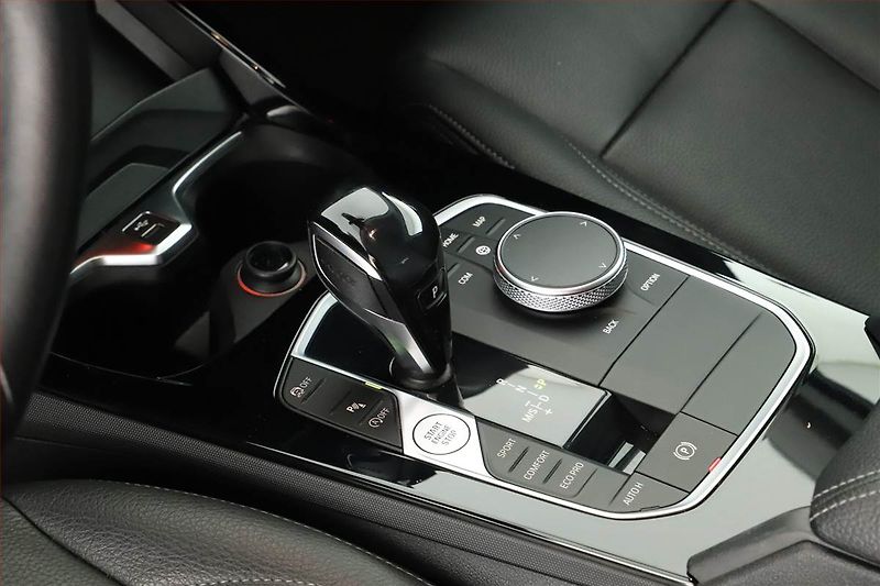 BMW Řada 2 (2020) 218d Gran Coupé - fotka 10 z 17