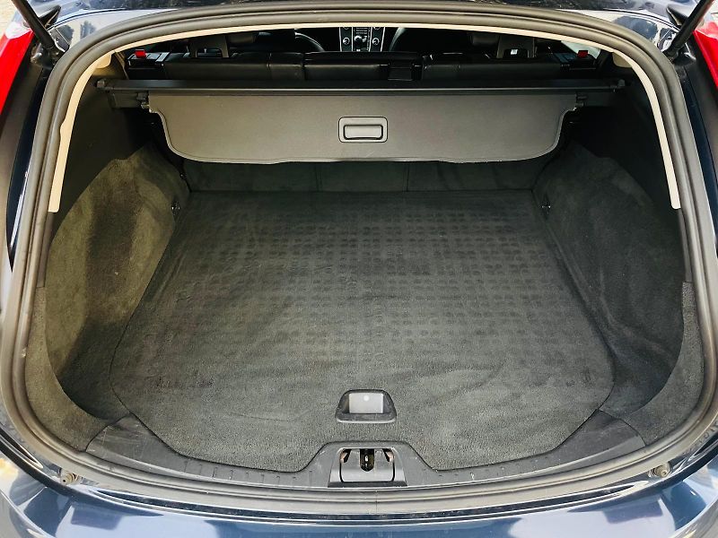 Volvo V60 2.0D3 5VÁLEC SERVISKA TAŽNÉ - fotka 21 z 45