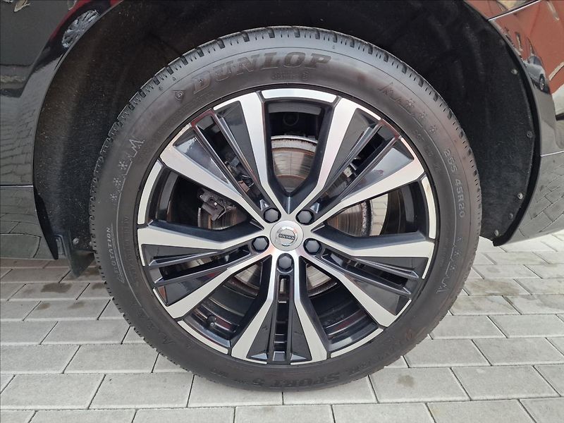 Volvo XC60 B5 184kW Plus Dark Auto,1.Maj - fotka 45 z 50