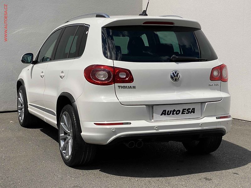 Volkswagen Tiguan (2010) 2.0 TDi 4x4, ČR, R-Line, DSG - fotka 6 z 18