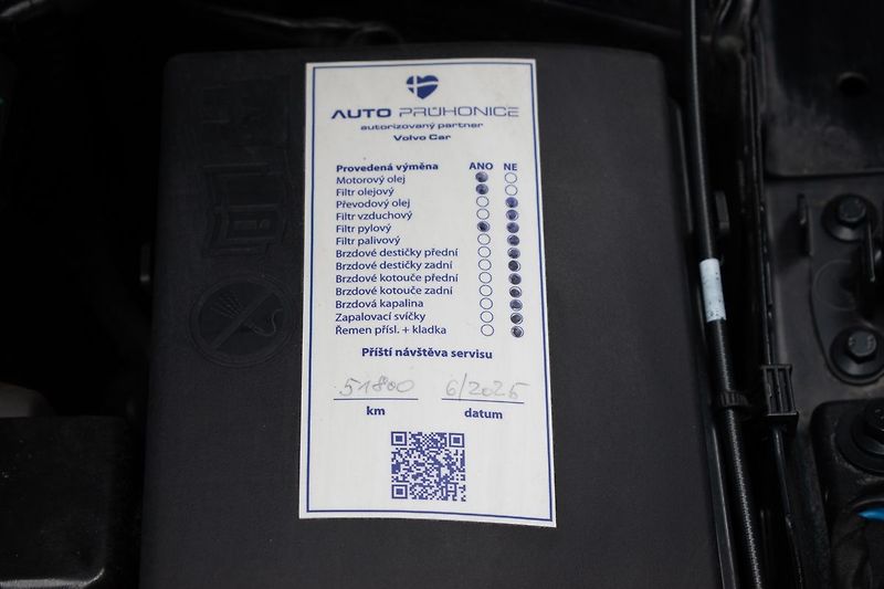 Volvo XC40 B4 AWD ULTIMATE BRIGHT*ČR 1.M* - fotka 35 z 42