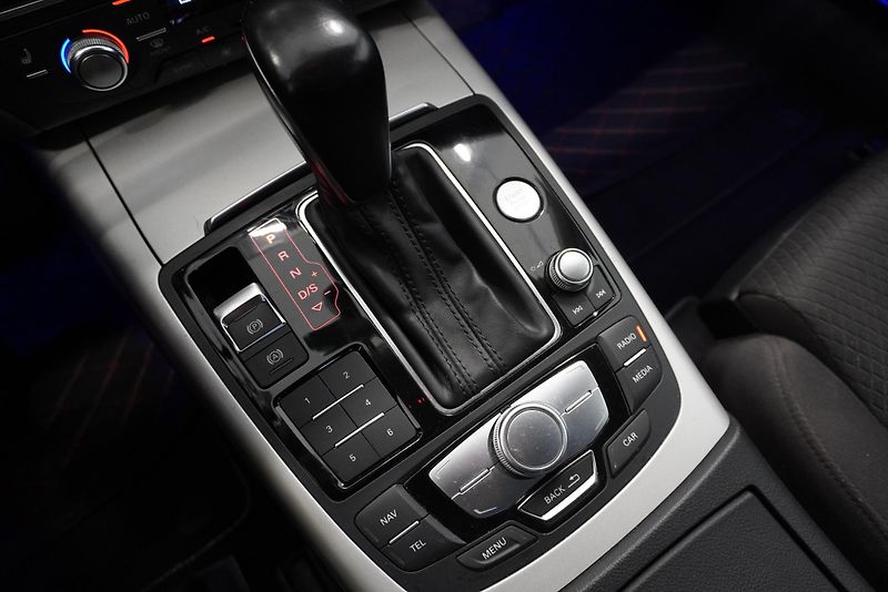 Audi A4 (2016) 2.0 TDI 140kW QUATTRO STRONIC - fotka 24 z 34