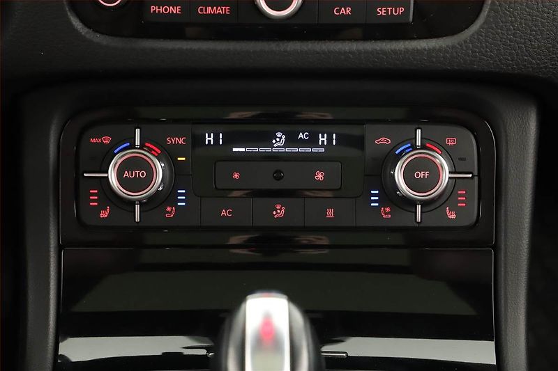 Volkswagen Touareg (2012) 3.0 TDI, 4X4, Automat - fotka 17 z 21