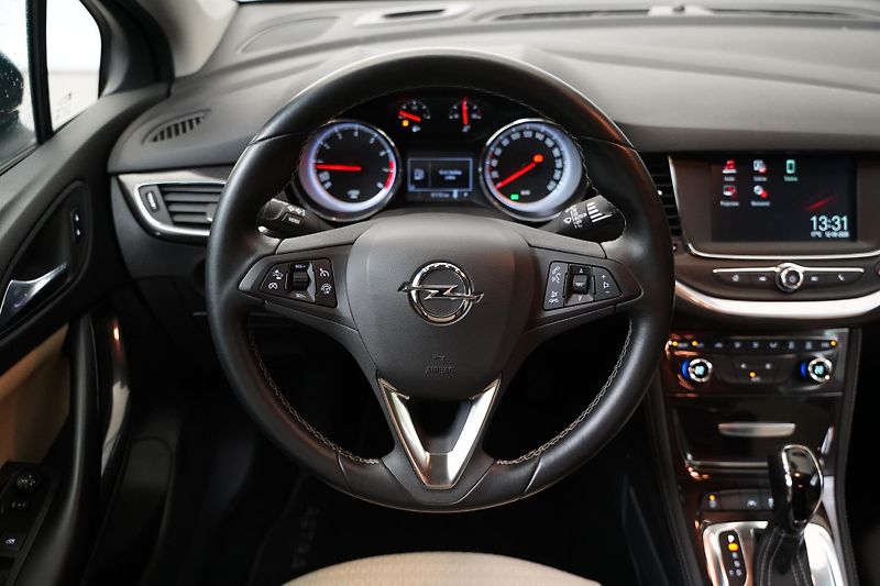 Opel Astra - fotka 17 z 26