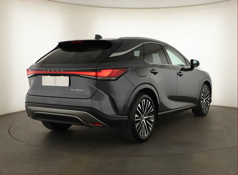 Lexus RX 400h (2023) 450h+ - fotka 5 z 20