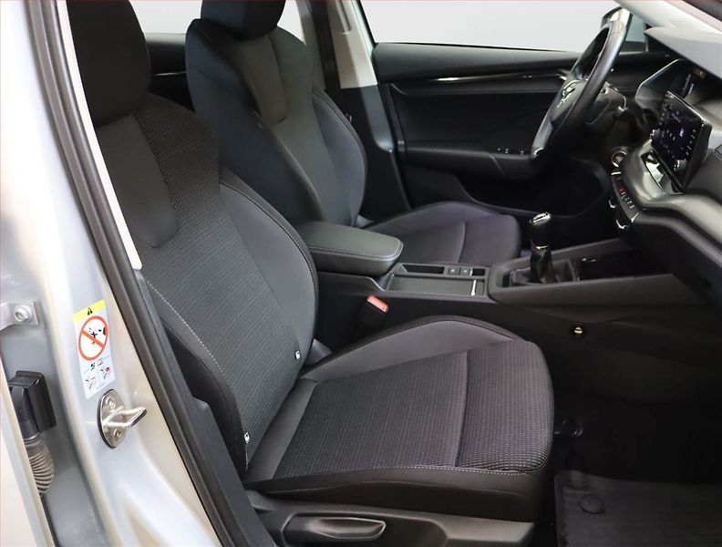 Škoda Octavia (2022) Ambition 2.0 TDI, ČR,1.maj - fotka 9 z 20