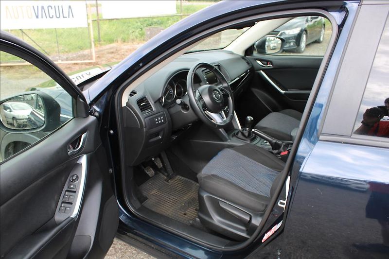 Mazda CX-5 2,2 D Skyactiv  NAVI,XENONY,ČR - fotka 9 z 31