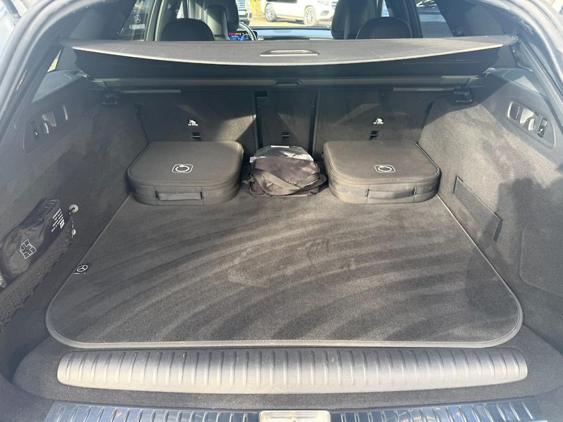 Mercedes-Benz Třídy E (2024) E 300 de 4MATIC kombi - fotka 22 z 23