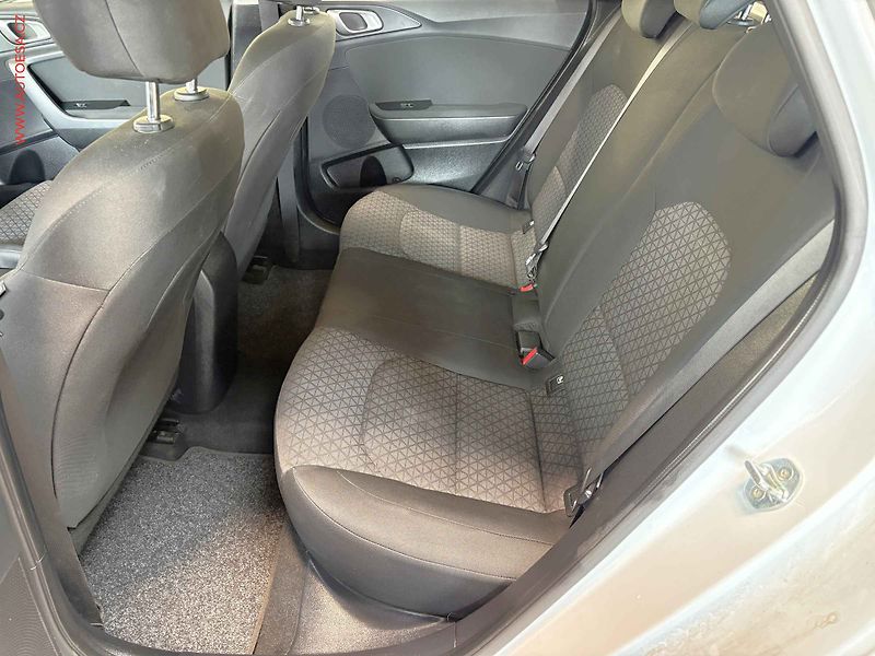 Kia Ceed (2022) 1.5 T-GDI, ČR, STK7/28 - fotka 10 z 15