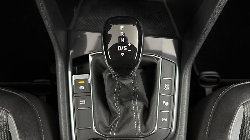 Volkswagen Tiguan Allspace 2.0 TDI DSG 4MOTION R-Line - fotka 25 z 30