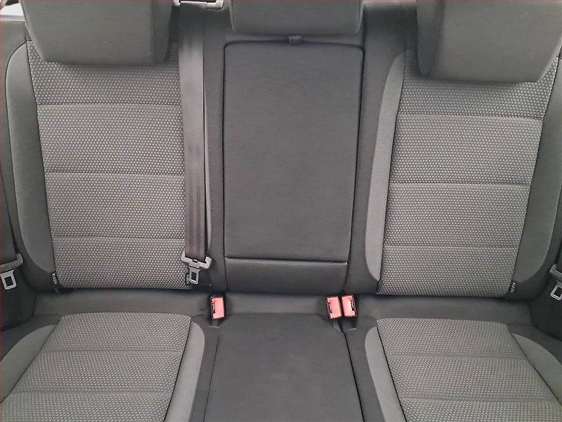 Volkswagen Golf (2010) 1.4 TSI, Vyhř. sedaček - fotka 10 z 15