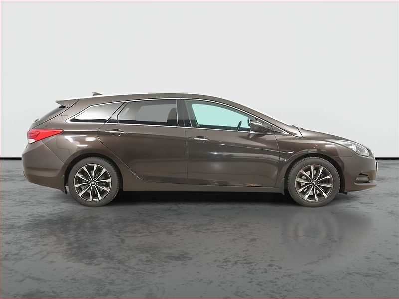 Hyundai i40 (2018) 1.7 CRDi, Navi, Tempomat - fotka 6 z 16