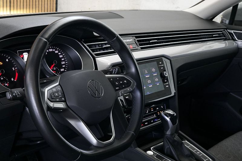 Volkswagen Passat 2.0TDI 110kW Kamera ACC Tažné - fotka 14 z 27