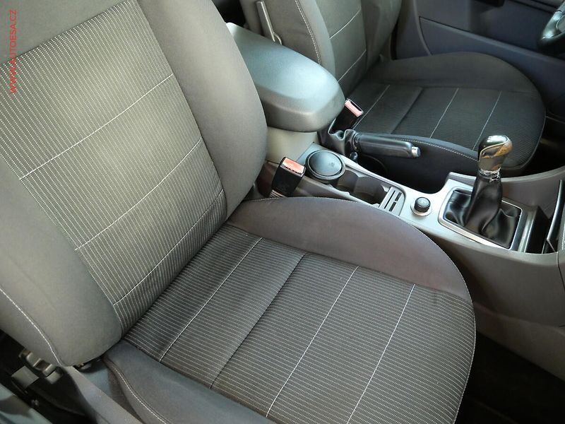 Ford Focus (2009) 2.0i, AC - fotka 11 z 18
