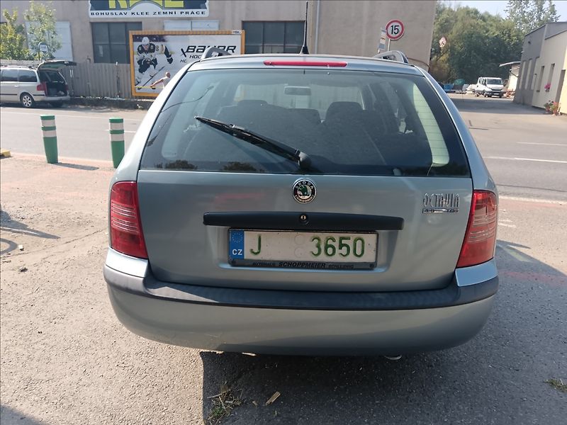 Škoda Octavia 1,9 TDi  Advance - fotka 9 z 19