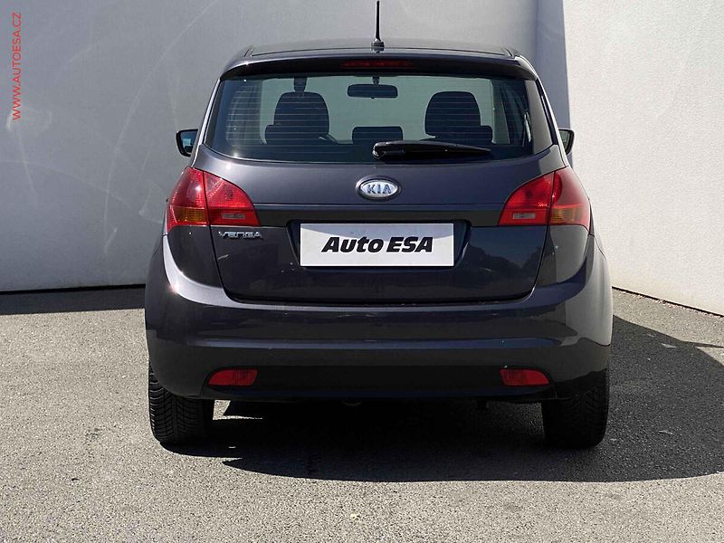 Kia Venga (2012) 1.6i, AT, AC - fotka 5 z 16