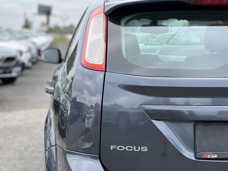 Ford Focus 1.6TDCi 66KW ČR TAŽNÉ KLIMA - fotka 38 z 39