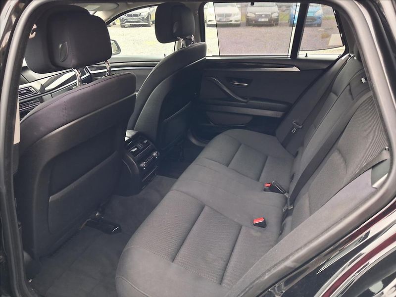 BMW Řada 5 2,0 525D, 160 kw - fotka 10 z 16