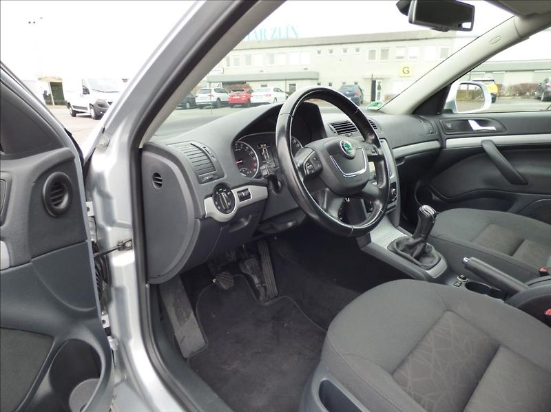 Škoda Octavia 2,0 TDI,4x4,Xenon,Elegance Edi - fotka 21 z 53