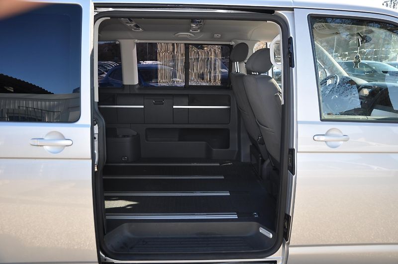 Volkswagen Multivan 2.0TDi 103kW Comfort - fotka 11 z 18