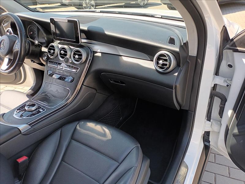 Mercedes-Benz GLC 2,1 220D,ČR,1MAJ,KŮŽE,TZ,NAVI, - fotka 26 z 44