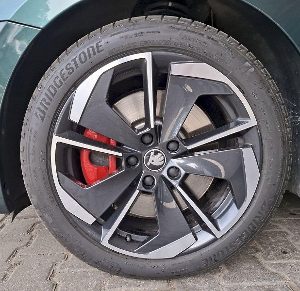 Škoda Octavia (2025) COMBI RS 2,0 TSI 195 KW 7-STUP - fotka 11 z 30