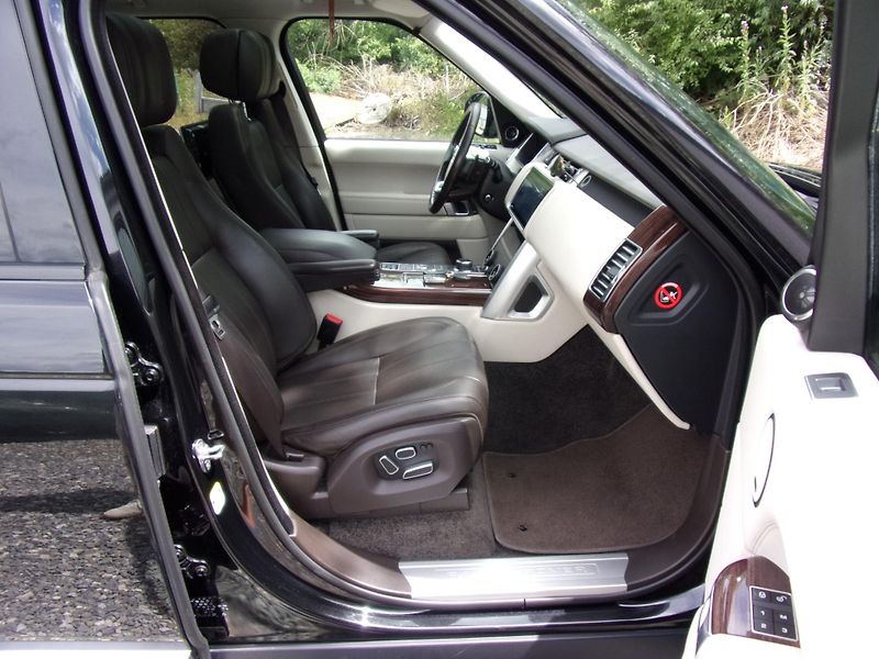 Land Rover Range Rover (2014) 3.0TDV6 190kW VOGUE ČR DPH TOP - fotka 34 z 36