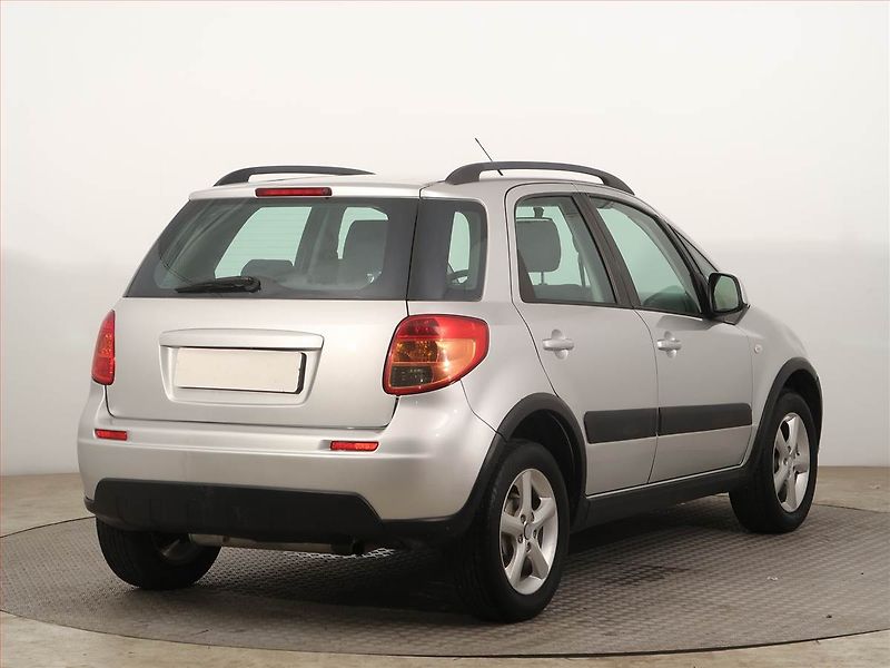 Suzuki SX4 (2007) 1.6 VVT, 4X4 - fotka 5 z 15