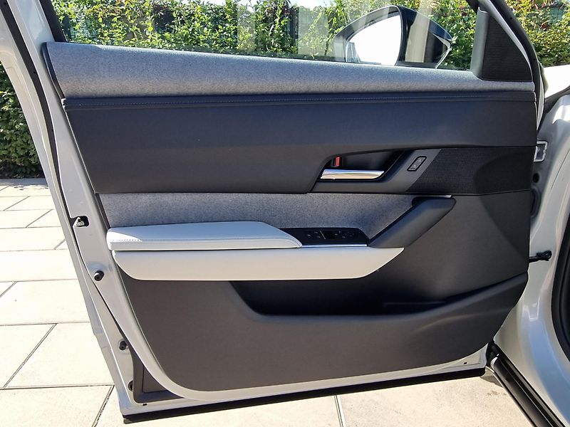 Mazda MX-30 (2021) e-SKYACTIV,MATRIX,NAVI,ZÁRUKA - fotka 18 z 41