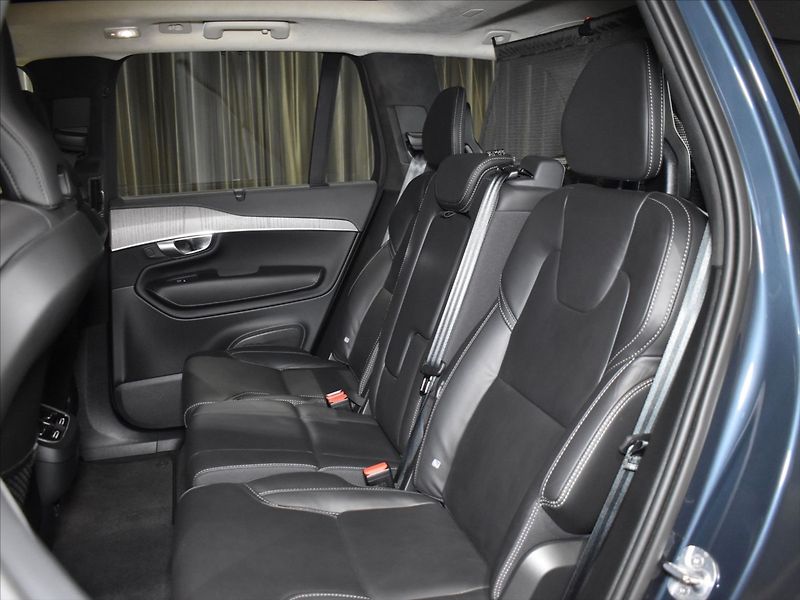 Volvo XC90 2,0 B5 AWD Ultimate tažné,Pano - fotka 10 z 28