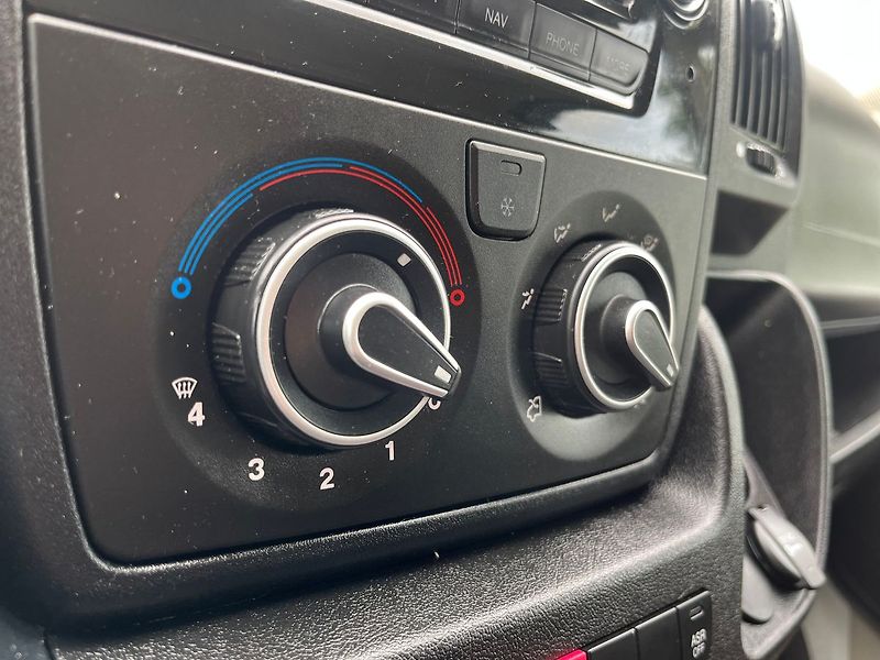 Citroën Jumper 2.0HDi 96kW*L2H2*WEBASTO*VÝHŘE - fotka 27 z 32