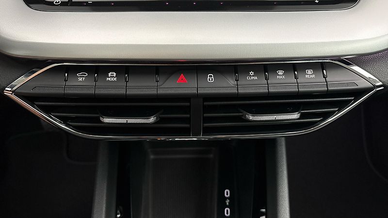 Škoda Octavia 2.0 TDI DSG Style Combi - fotka 13 z 26