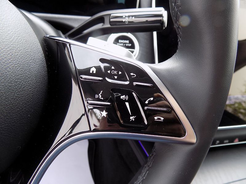 Mercedes-Benz Třídy E (2024) 300de/Digital-Light/Hybrid/ - fotka 25 z 50