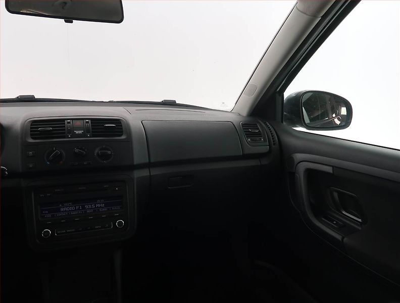 Škoda Fabia (2011) 1.6 TDI, po STK, udržované - fotka 8 z 14