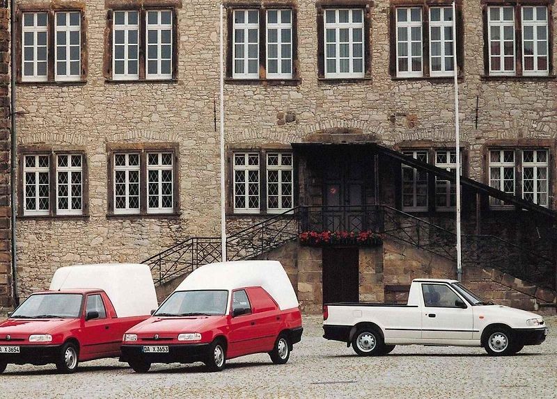 První verze Felicie se začala vyrábět v létě roku 1994