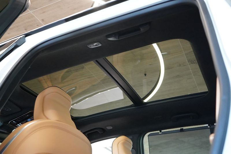 Jeep Grand Cherokee - fotka 21 z 55