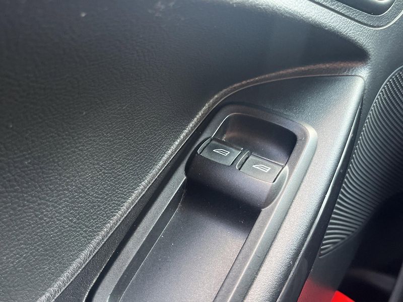 Ford KA PLUS (2017) 1.2 Ti-VCT 63kw, klima, výhřev - fotka 13 z 22