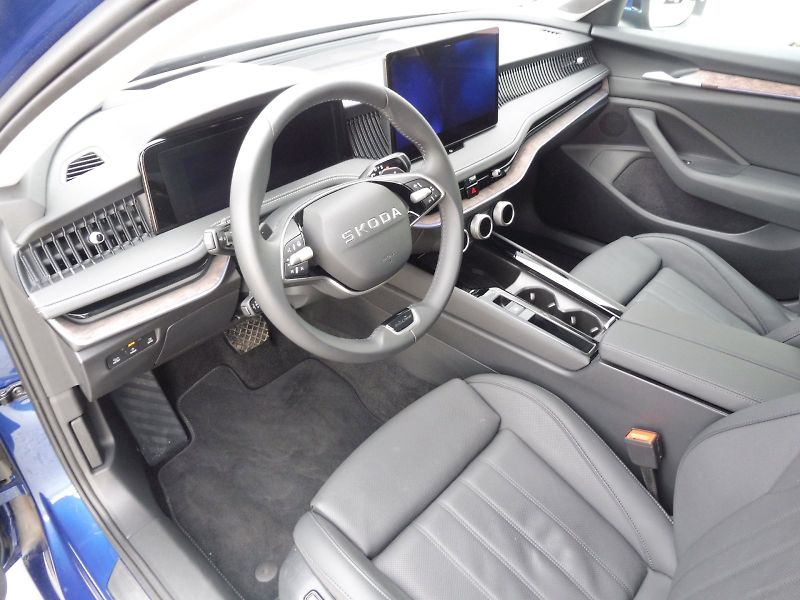 Škoda Superb (2025) Combi L&K 2,0 TDI 110kW DSG - fotka 6 z 30