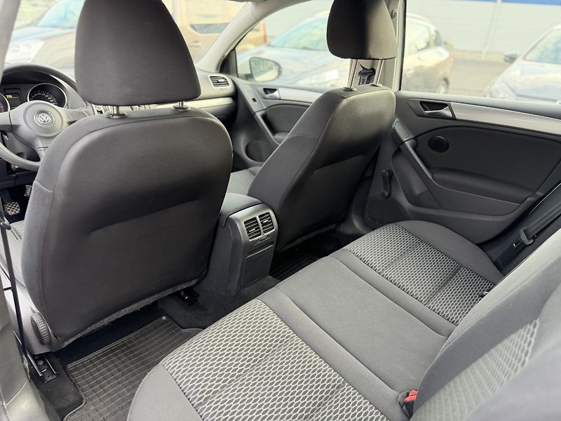 Volkswagen Golf 1.6 tdi, 77kw - fotka 6 z 11