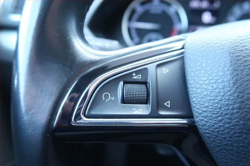 Škoda Superb (2018) 2.0 TDI, 4X4, Automat, Navi - fotka 17 z 24