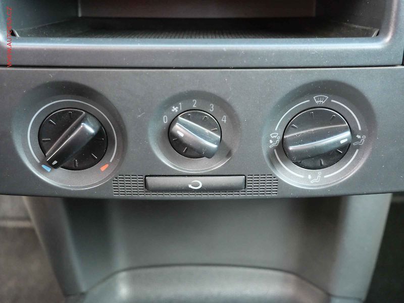 Škoda Fabia (2006) 1.2 i, Ambiente - fotka 12 z 14