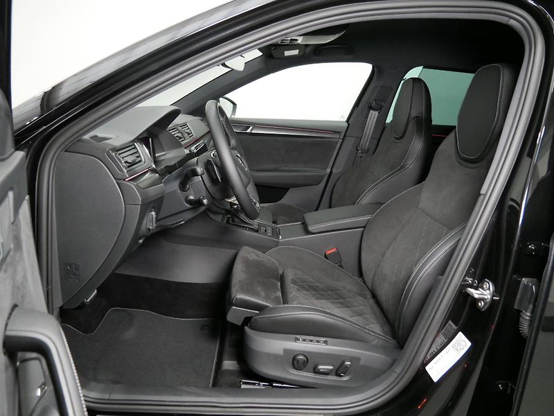 Škoda Superb - fotka 6 z 24