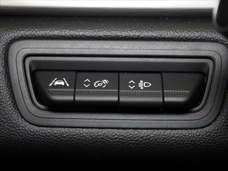 Renault Captur 1,3 TCe 140k. AT Techno 1.maj. - fotka 16 z 22