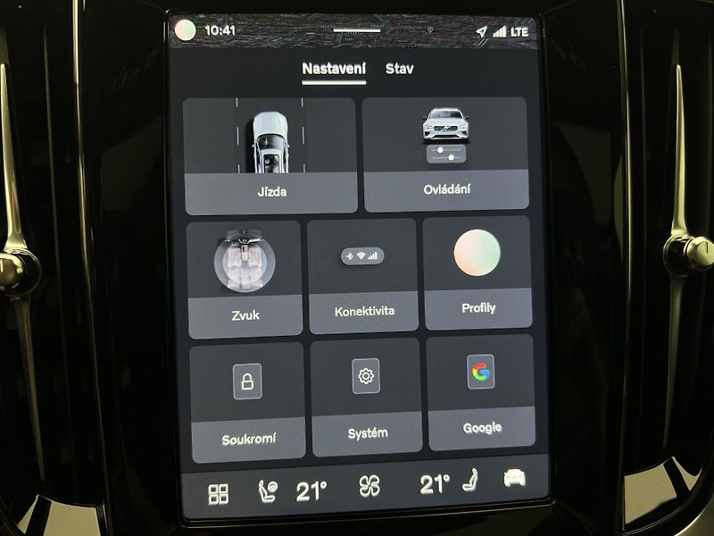 Volvo V60 B4 DARK PLUS AUT - fotka 33 z 45