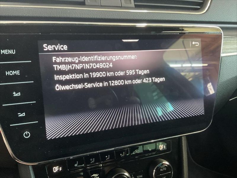 Škoda Superb 2,0 TDI TAŽNÉ WEBASTO KAMERA - fotka 10 z 10