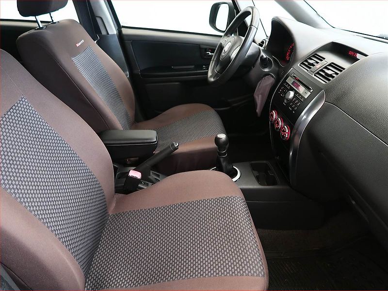 Fiat Sedici (2008) 1.6, nová STK, jezdí skvěle - fotka 9 z 14