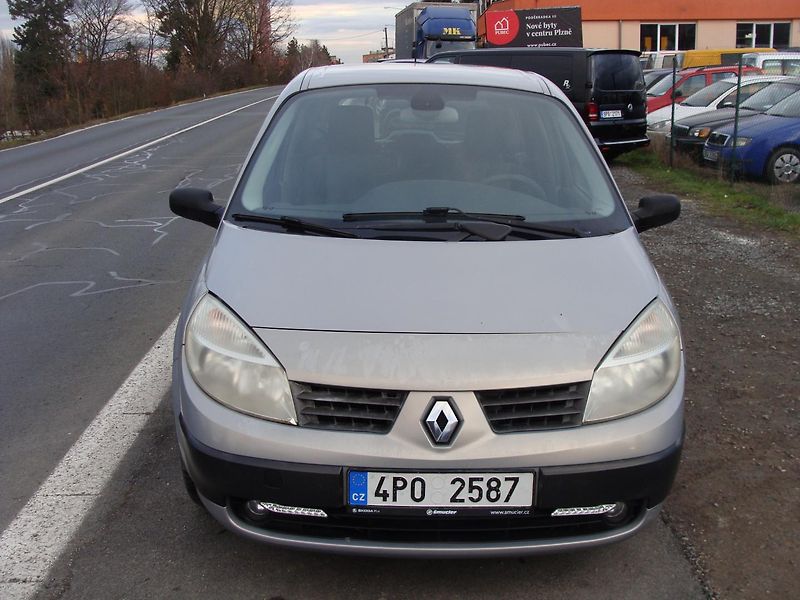Renault Scénic 1.6i, klima, nová STK !! - fotka 9 z 33