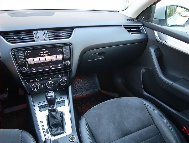 Škoda Octavia (2015) 2.0 TDI, 4X4, Automat - fotka 8 z 25